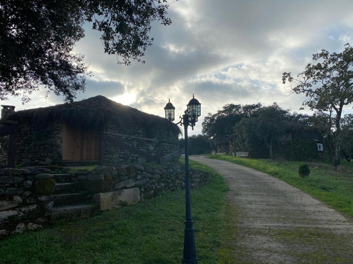 מלון Logrosán Complejo Rural El Prado מראה חיצוני תמונה